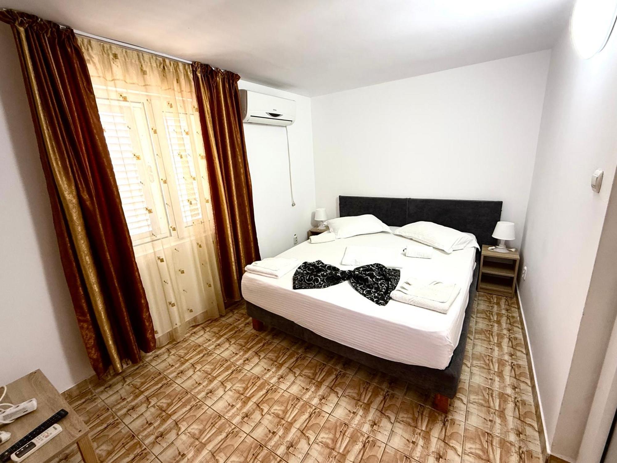 Hotel Decebal 艾福雷诺德 外观 照片
